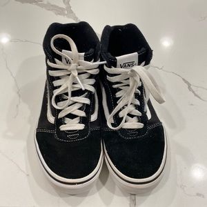Boys Hightop Vans Size 5